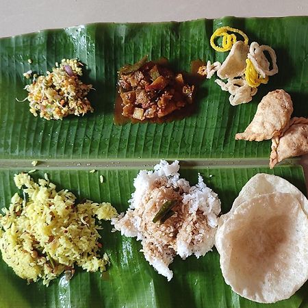 Mamatha Guest Inn 亨比 外观 照片
