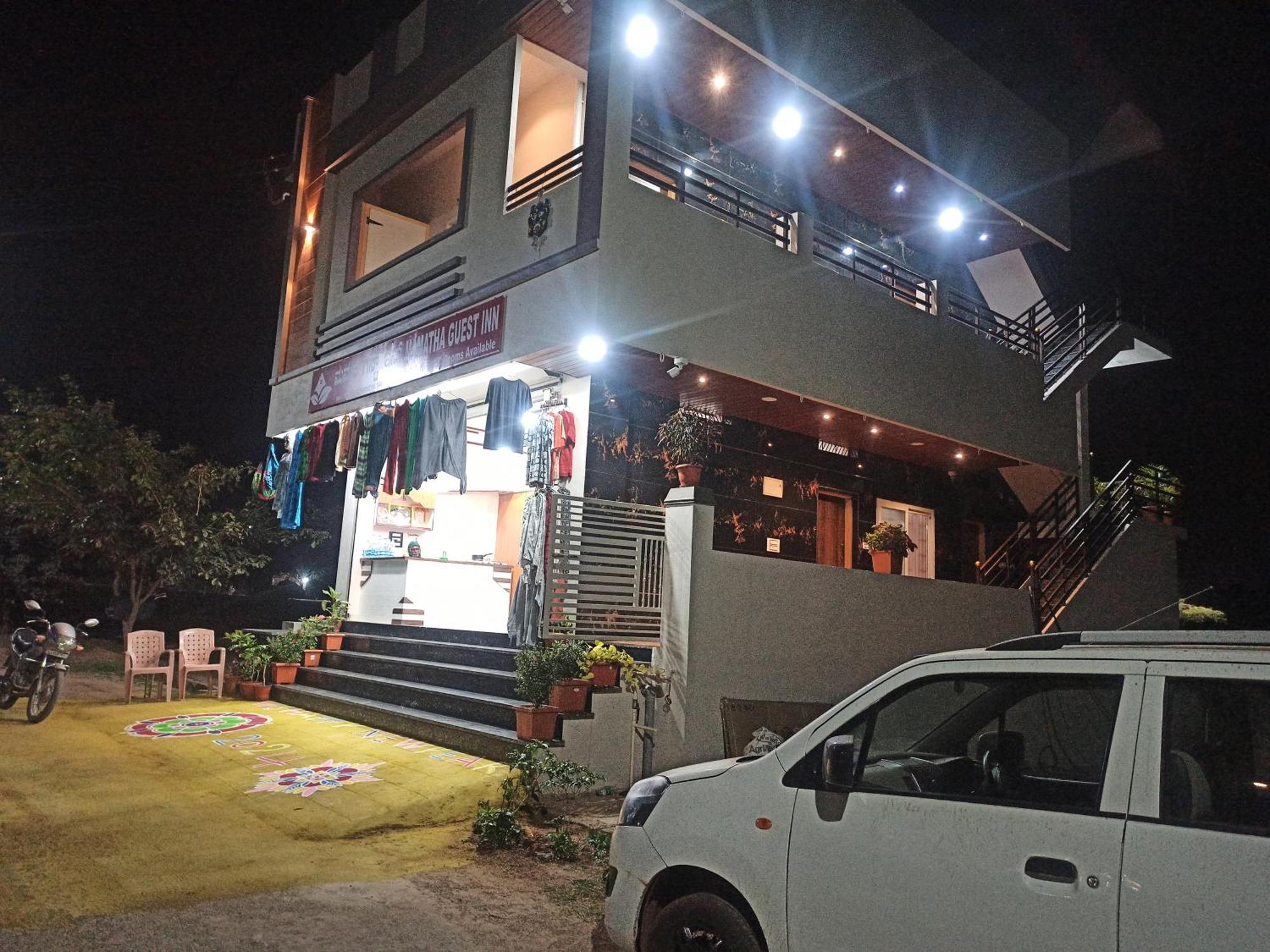 Mamatha Guest Inn 亨比 外观 照片