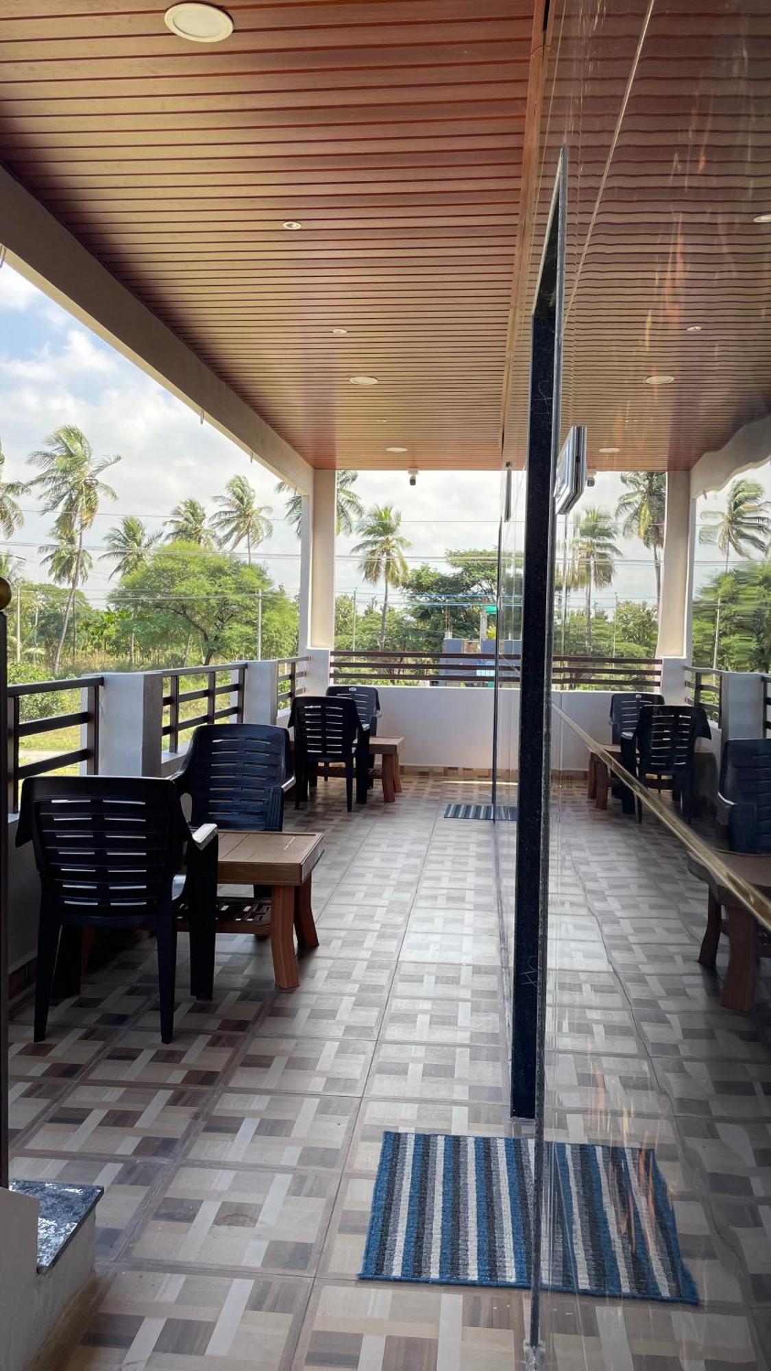Mamatha Guest Inn 亨比 外观 照片